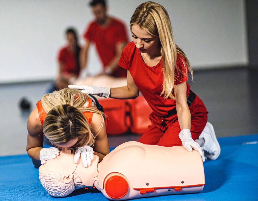 Insufflations et compressions thoracique